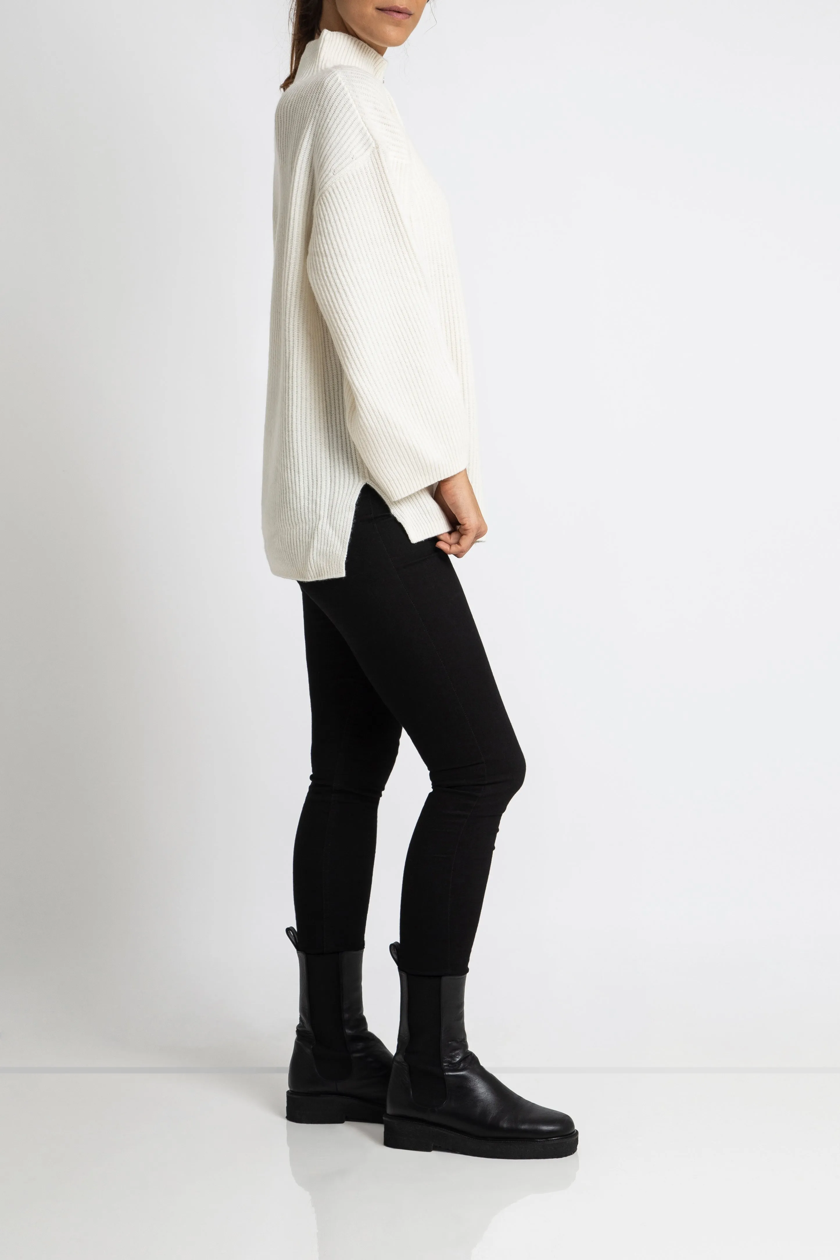 Cashmere Oversized Zip Rib Knit in Winter White