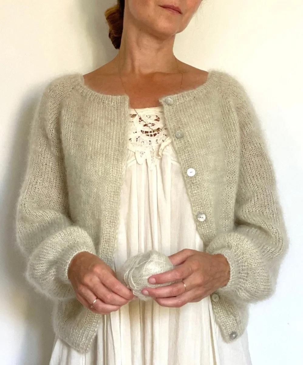 Nigrum cardigan by Refined Knitwear, knitting pattern (UK, DE, NO)